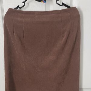 # 03 The Grounded Collection 🤎🕊